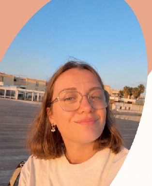 Julie, Auxiliaire de puériculture